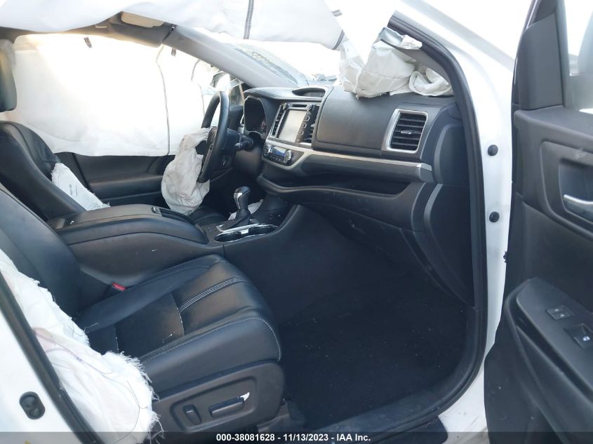2017 TOYOTA HIGHLANDER SE - 5TDJZRFH3HS380701