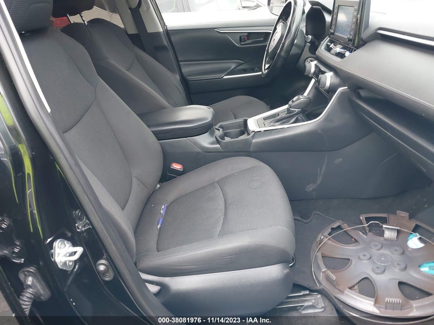 VIN 2T3H1RFV7KW031137 2019 TOYOTA RAV4 LE