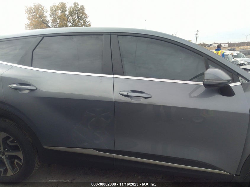 VIN 5XYK33AF1PG138381 2023 KIA SPORTAGE EX