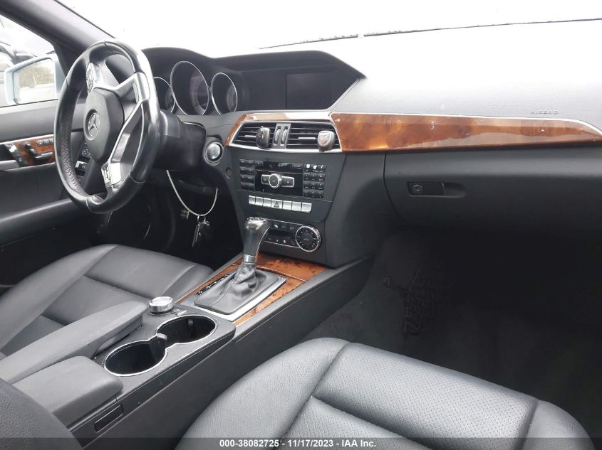 2013 MERCEDES-BENZ C 250 SPORT/LUXURY - WDDGF4HB3DA755837