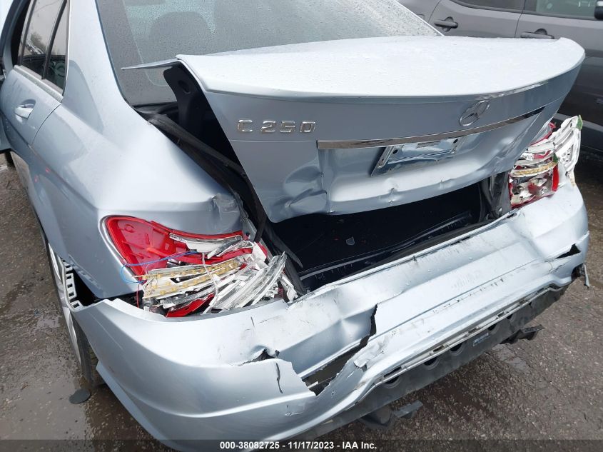 2013 MERCEDES-BENZ C 250 SPORT/LUXURY - WDDGF4HB3DA755837