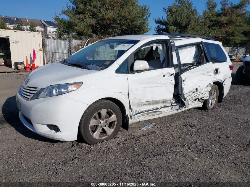 5TDKZ3DCXHS832474 2017 TOYOTA SIENNA, photo no. 2