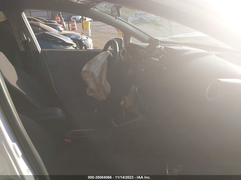 VIN 3FADP4EJ7JM147295 2018 FORD FIESTA SE