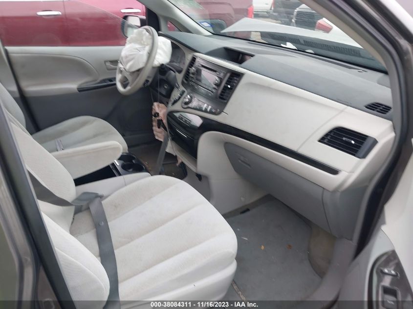2014 TOYOTA SIENNA LE - 5TDKK3DCXES477712