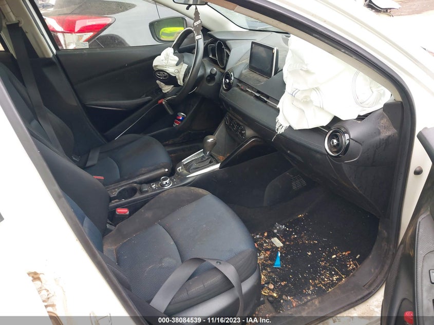 VIN 3MYDLBYV2HY163627 2017 TOYOTA YARIS IA