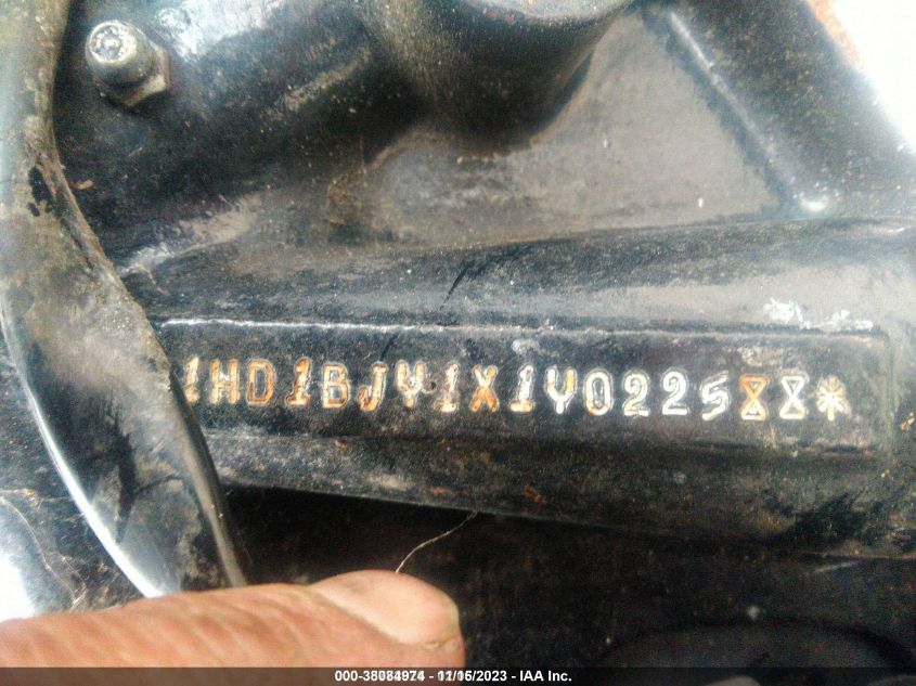 2001 HARLEY-DAVIDSON FLSTC - 1HD1BJY1X1Y022588