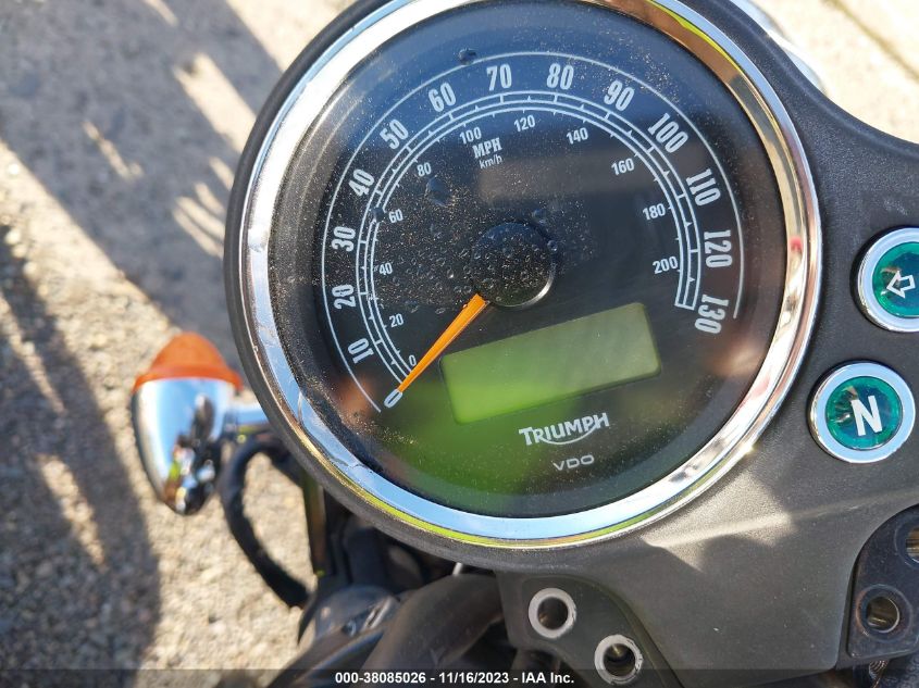 2013 TRIUMPH MOTORCYCLE BONNEVILLE - SMT900K15DT555013