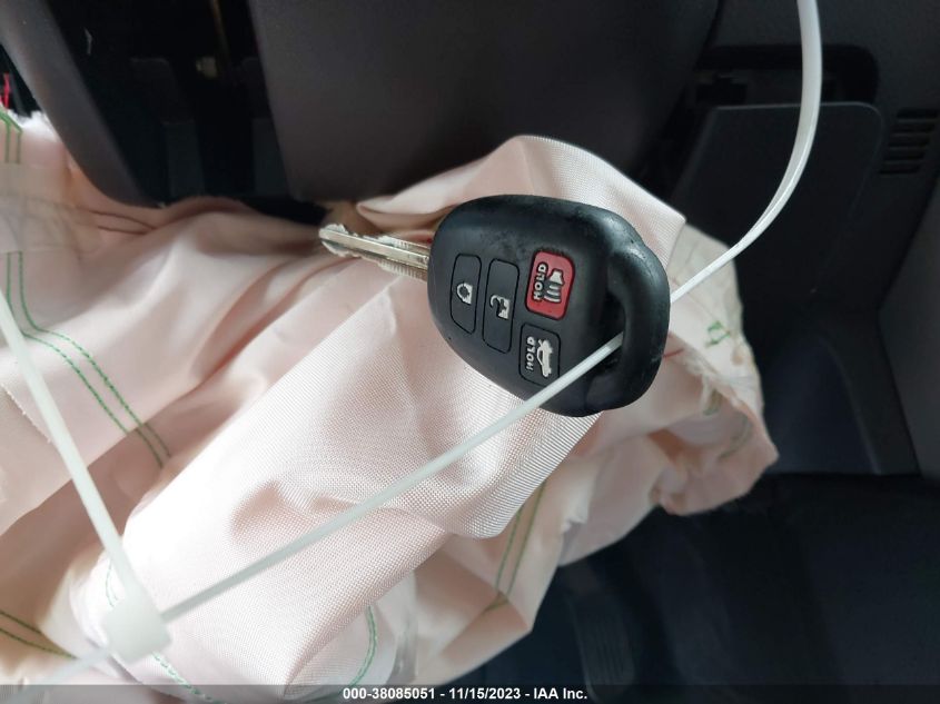 2016 TOYOTA RAV4 XLE - 2T3WFREV0GW250992