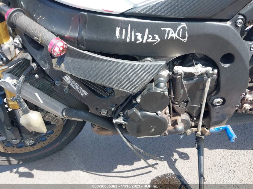 2014 SUZUKI GSX-R750 JS1GR7MAXE2102041