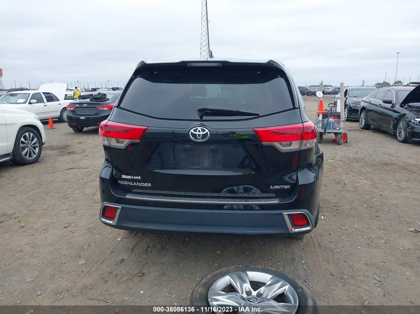 VIN 5TDYZRFH6HS197064 2017 TOYOTA HIGHLANDER LIMITED/LTD PLATINUM