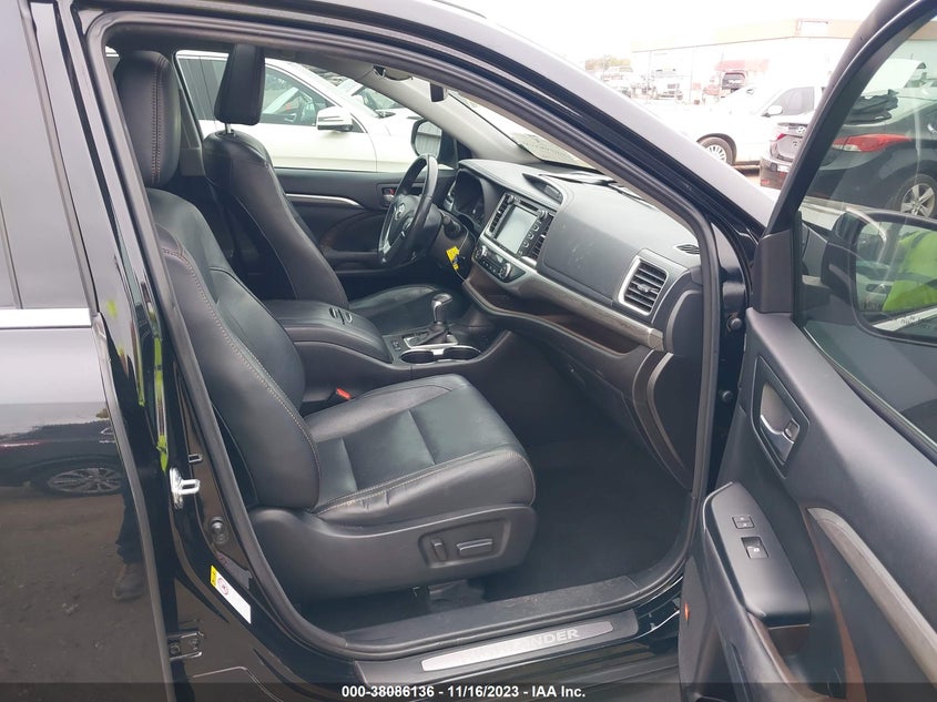 VIN 5TDYZRFH6HS197064 2017 TOYOTA HIGHLANDER LIMITED/LTD PLATINUM