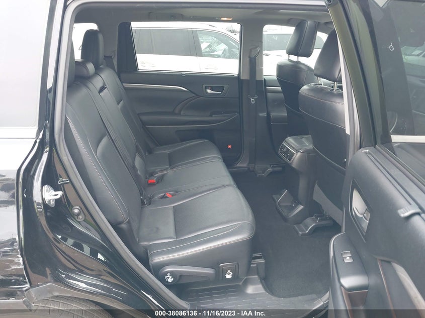 VIN 5TDYZRFH6HS197064 2017 TOYOTA HIGHLANDER LIMITED/LTD PLATINUM