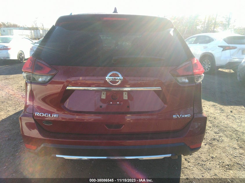 VIN 5N1AT2MV8JC820013 2018 NISSAN ROGUE SV/SL