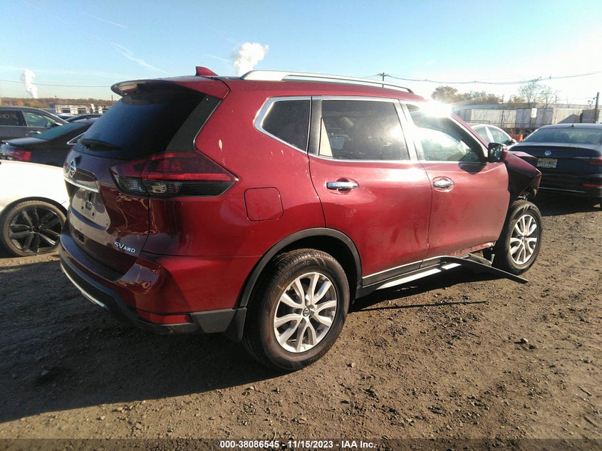 VIN 5N1AT2MV8JC820013 2018 NISSAN ROGUE SV/SL