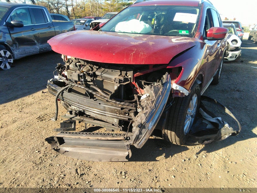 VIN 5N1AT2MV8JC820013 2018 NISSAN ROGUE SV/SL