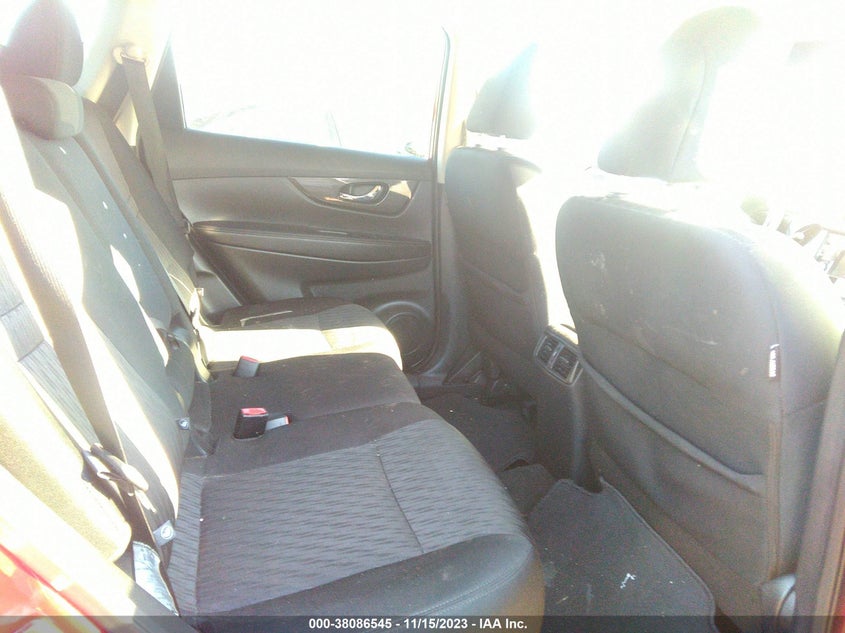 VIN 5N1AT2MV8JC820013 2018 NISSAN ROGUE SV/SL