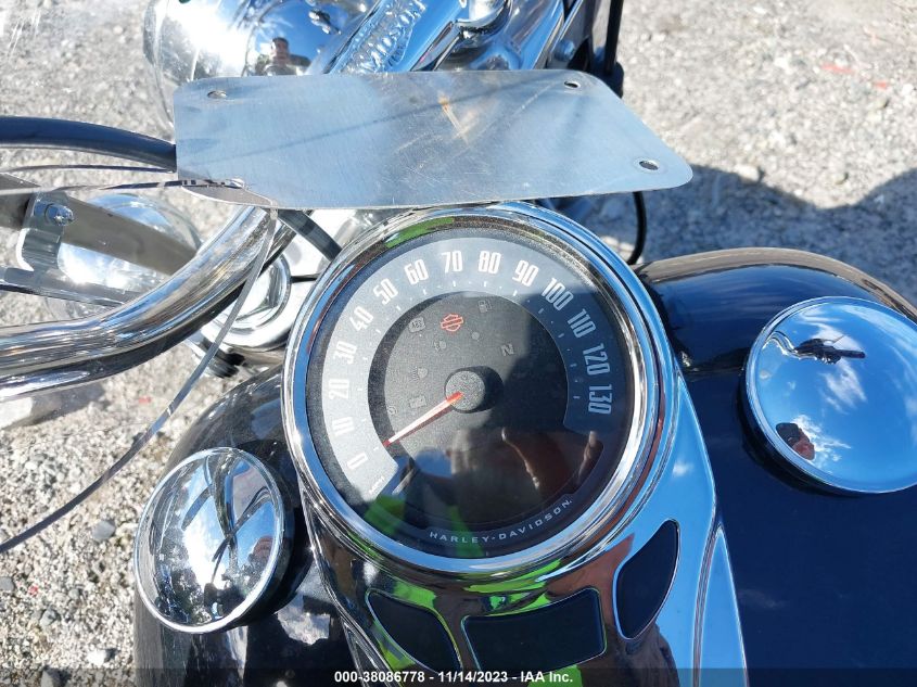 2020 HARLEY-DAVIDSON FLHC 1HD1YAJ12LB061884