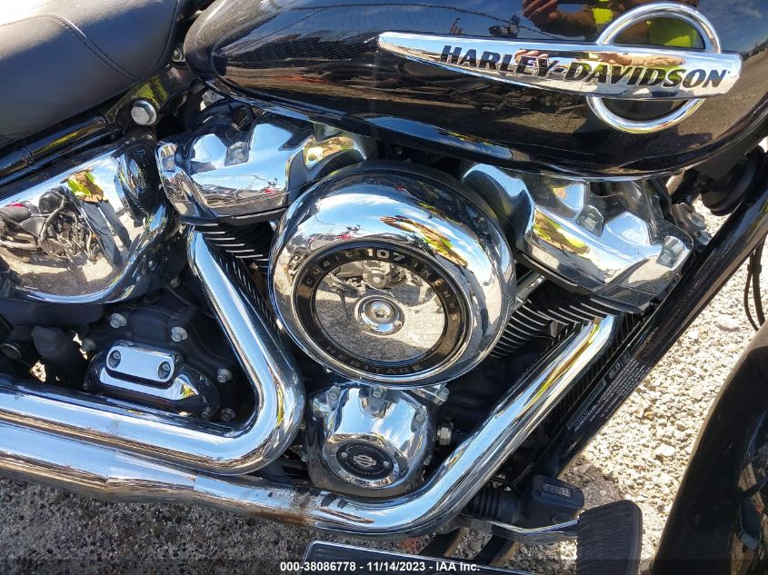 2020 HARLEY-DAVIDSON FLHC 1HD1YAJ12LB061884