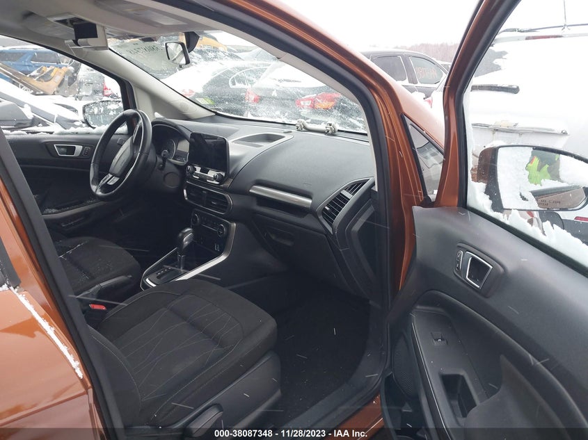 VIN MAJ6P1UL6JC170532 2018 FORD ECOSPORT SE