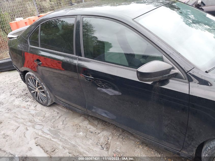 2016 VOLKSWAGEN JETTA SPORT - 3VWD17AJ1GM245232