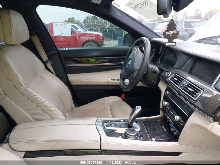 2015 BMW 740I WBAYA6C58FGK16542