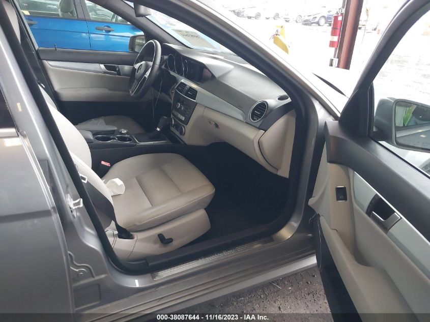 2014 MERCEDES-BENZ C 250 SPORT/LUXURY - WDDGF4HB3EA958261