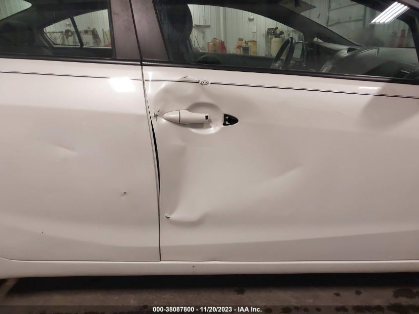 2016 KIA FORTE LX - KNAFX4A65G5563880