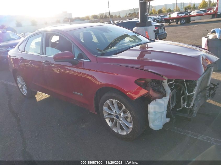 3FA6P0LUXKR204897 Ford Fusion Hybrid SE