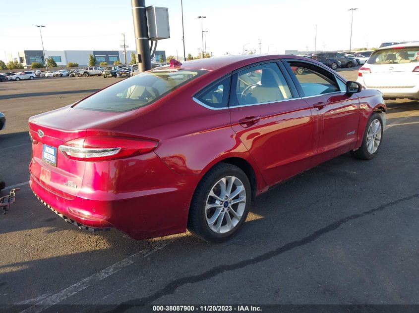 3FA6P0LUXKR204897 Ford Fusion Hybrid SE 4