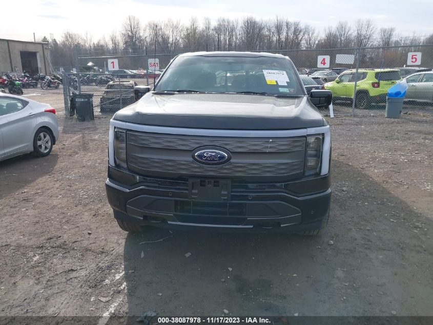 1FTVW1EL6NWG16531 Ford F150 LIGHTNING PRO 12