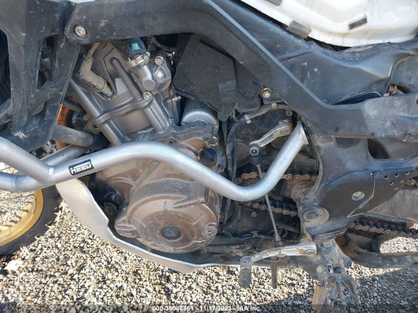 2017 HONDA CRF1000 JH2SD04G1HK001590