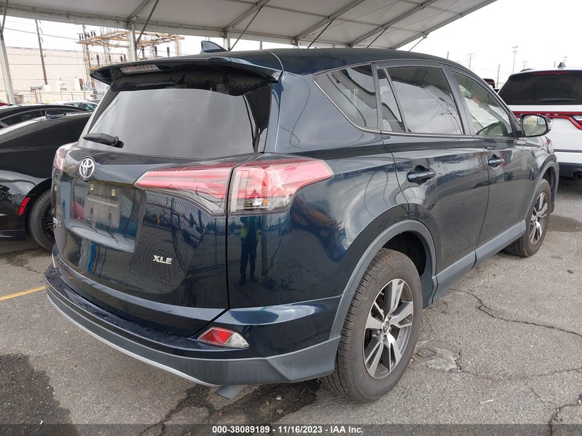 VIN JTMWFREV9JD124666 2018 TOYOTA RAV4 ADVENTURE/XLE