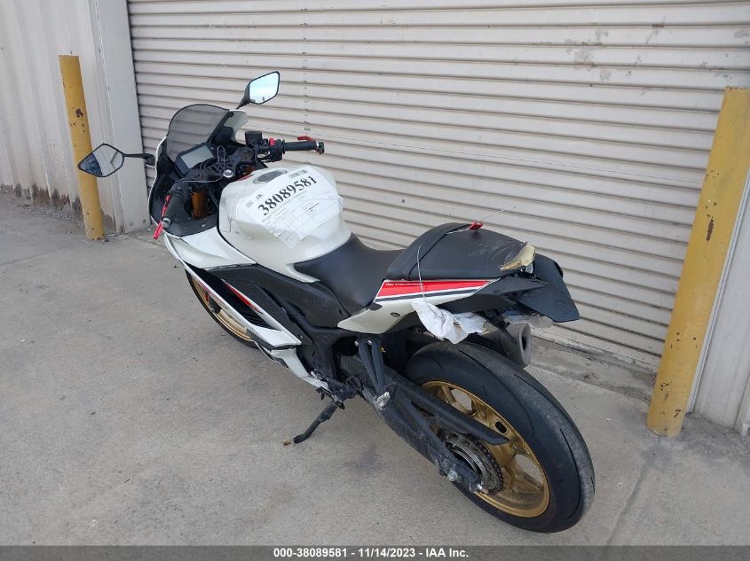 VIN MH3RH18Y4NK009166 2022 YAMAHA YZFR3 A