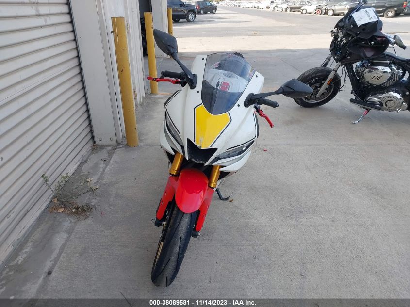 VIN MH3RH18Y4NK009166 2022 YAMAHA YZFR3 A