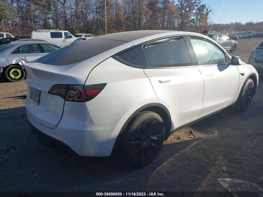 VIN 7SAYGDEE7NF310782 2022 TESLA MODEL Y