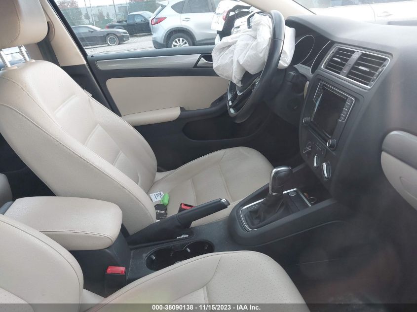 2017 VOLKSWAGEN JETTA SE - 3VWDB7AJ1HM334698