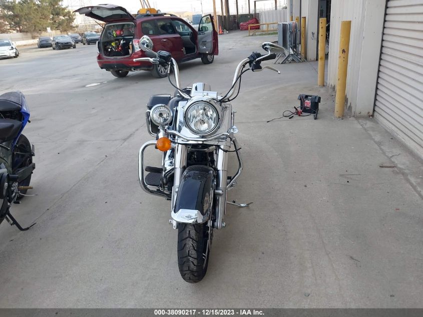 2022 HARLEY-DAVIDSON FLHR 1HD1FBC27NB636744