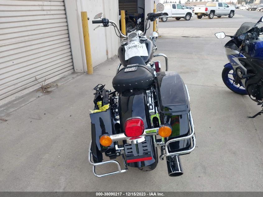 2022 HARLEY-DAVIDSON FLHR 1HD1FBC27NB636744