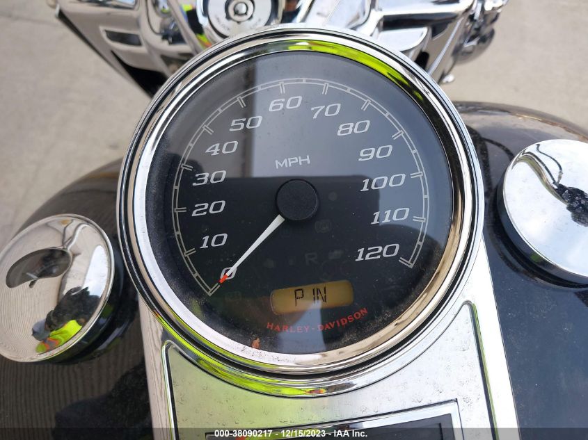 2022 HARLEY-DAVIDSON FLHR 1HD1FBC27NB636744