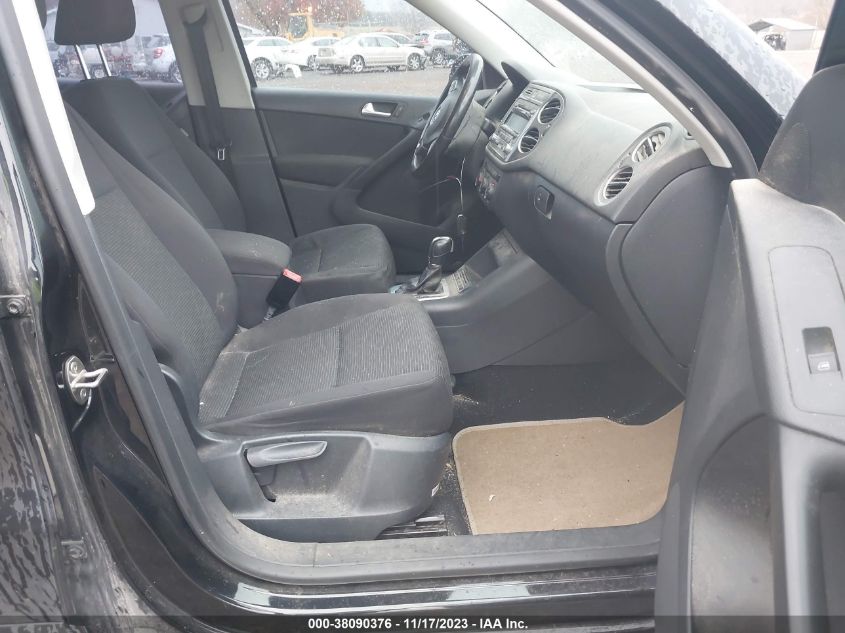 2013 VOLKSWAGEN TIGUAN S - WVGBV3AX9DW560945