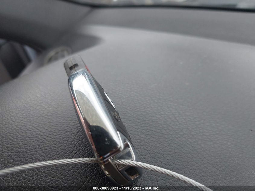 2013 MERCEDES-BENZ C 250 LUXURY/SPORT - WDDGF4HB8DR282583