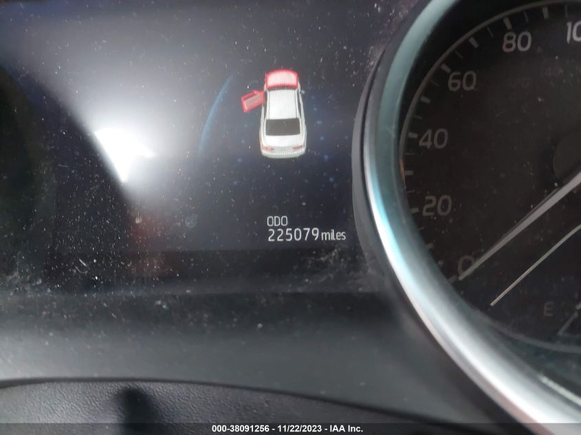 2018 TOYOTA CAMRY XLE - 4T1B11HK8JU049924