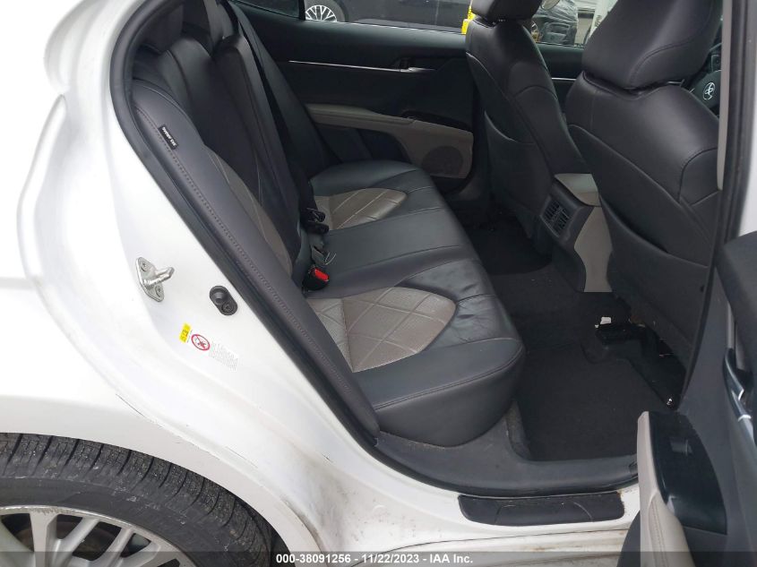 2018 TOYOTA CAMRY XLE - 4T1B11HK8JU049924