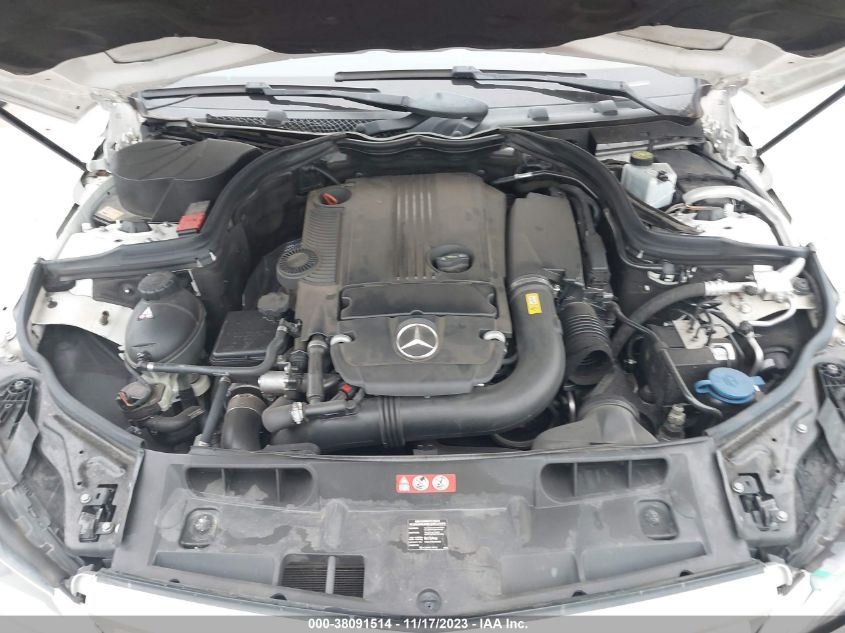 2013 MERCEDES-BENZ C 250 LUXURY/SPORT - WDDGF4HB2DA864855