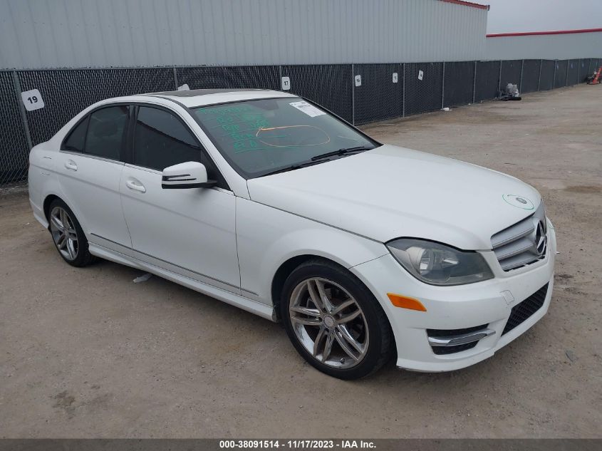 2013 MERCEDES-BENZ C 250 LUXURY/SPORT - WDDGF4HB2DA864855