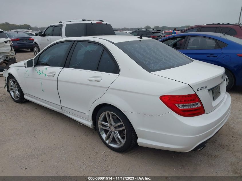 2013 MERCEDES-BENZ C 250 LUXURY/SPORT - WDDGF4HB2DA864855
