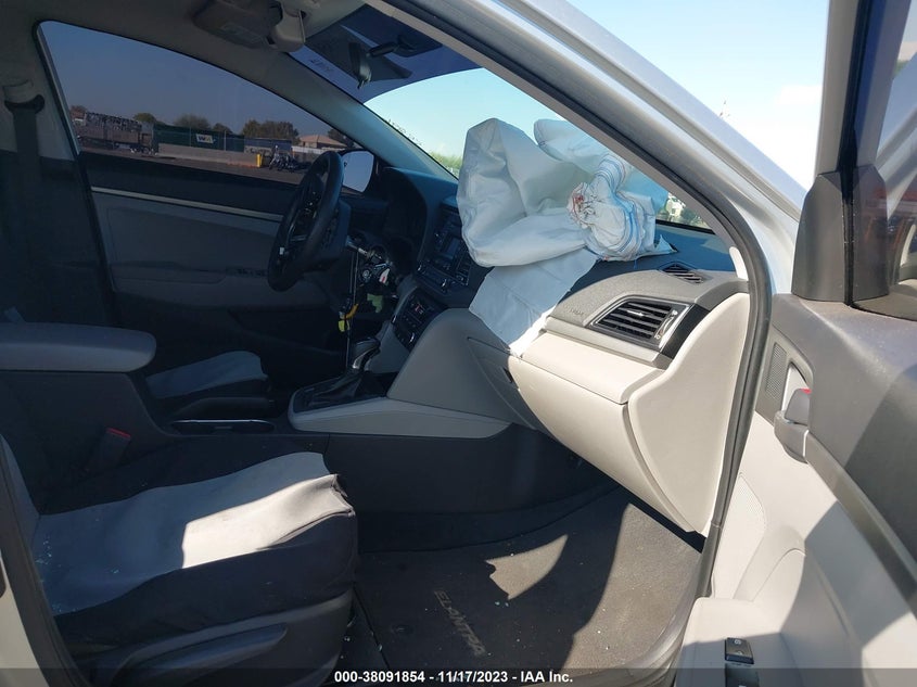 VIN 5NPD74LF6HH155896 2017 HYUNDAI ELANTRA SE