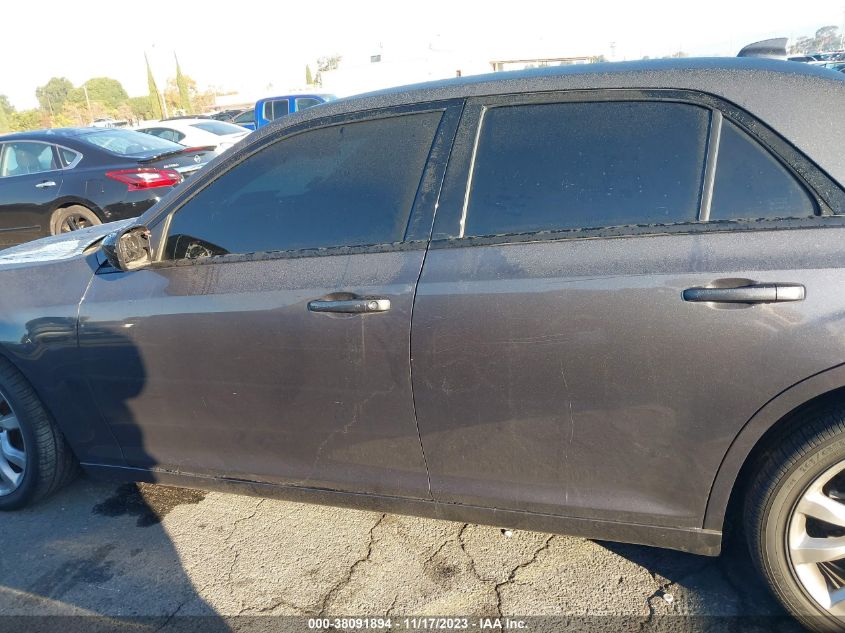2019 CHRYSLER 300 TOURING - 2C3CCAAG8KH555948