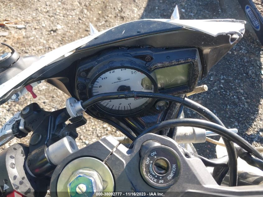 2007 SUZUKI GSX-R750 JS1GR7KA372107894