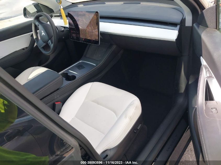 VIN 7SAYGDEF9NF405093 2022 TESLA MODEL Y